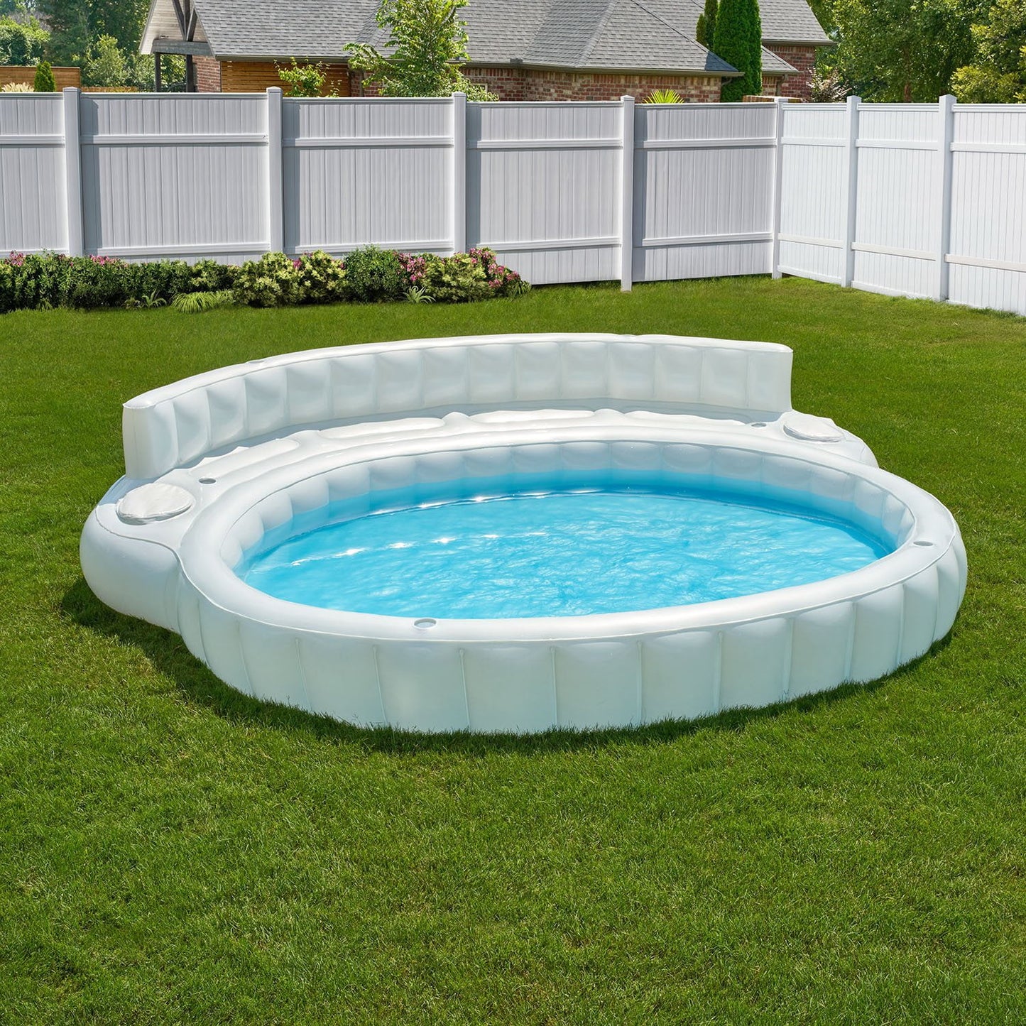Canapea / piscină pentru bronzare